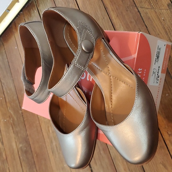 Women's Clarice Mary Jane Block Heel Dress Pumps - Picture 10 of 13